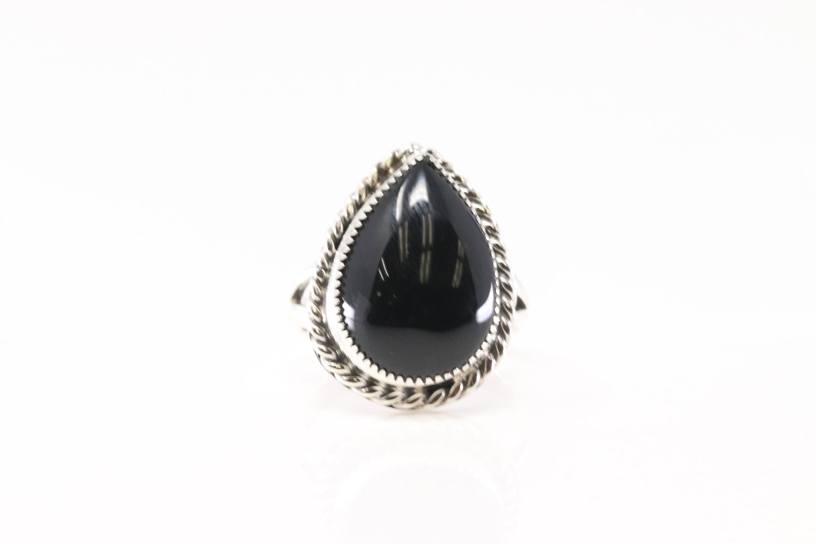 Native America Navajo Sterling Silver Black Onyx Ring By Arlene Lewis.: This is a Native America Navajo Sterling Silver Black Onyx Ring By Arlene Lewis. Ring size: 6.50.