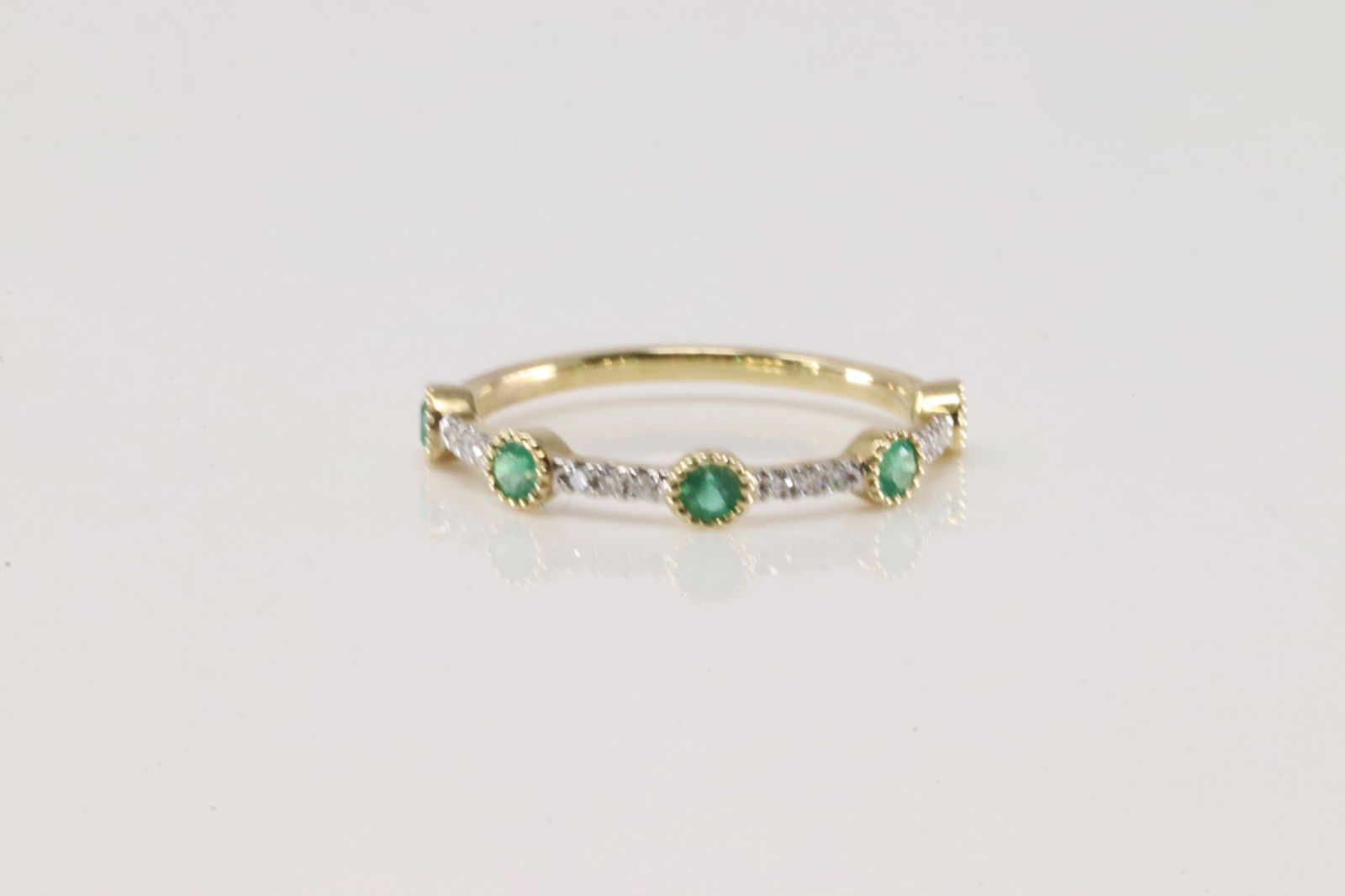 Emerald & Diaond Ring 10Kt. (1 of 4)