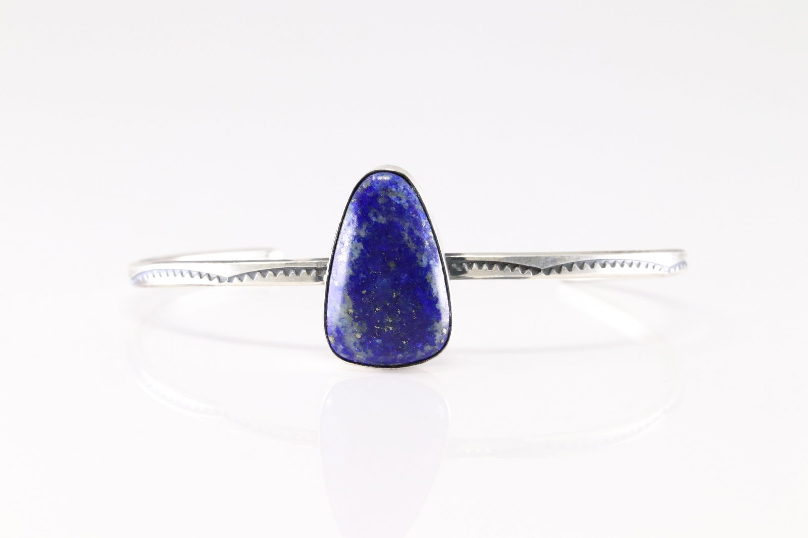 Native America Navajo Sterling Silver Lapis Stone Bracelet Cuff By Donovan Skeets.: This is a Native America Navajo Sterling Silver Lapis Stone Bracelet Cuff By Donovan Skeets.