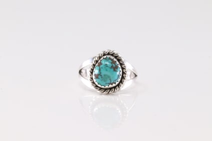 Native American Navajo Sterling Silver Turquoise Ring.