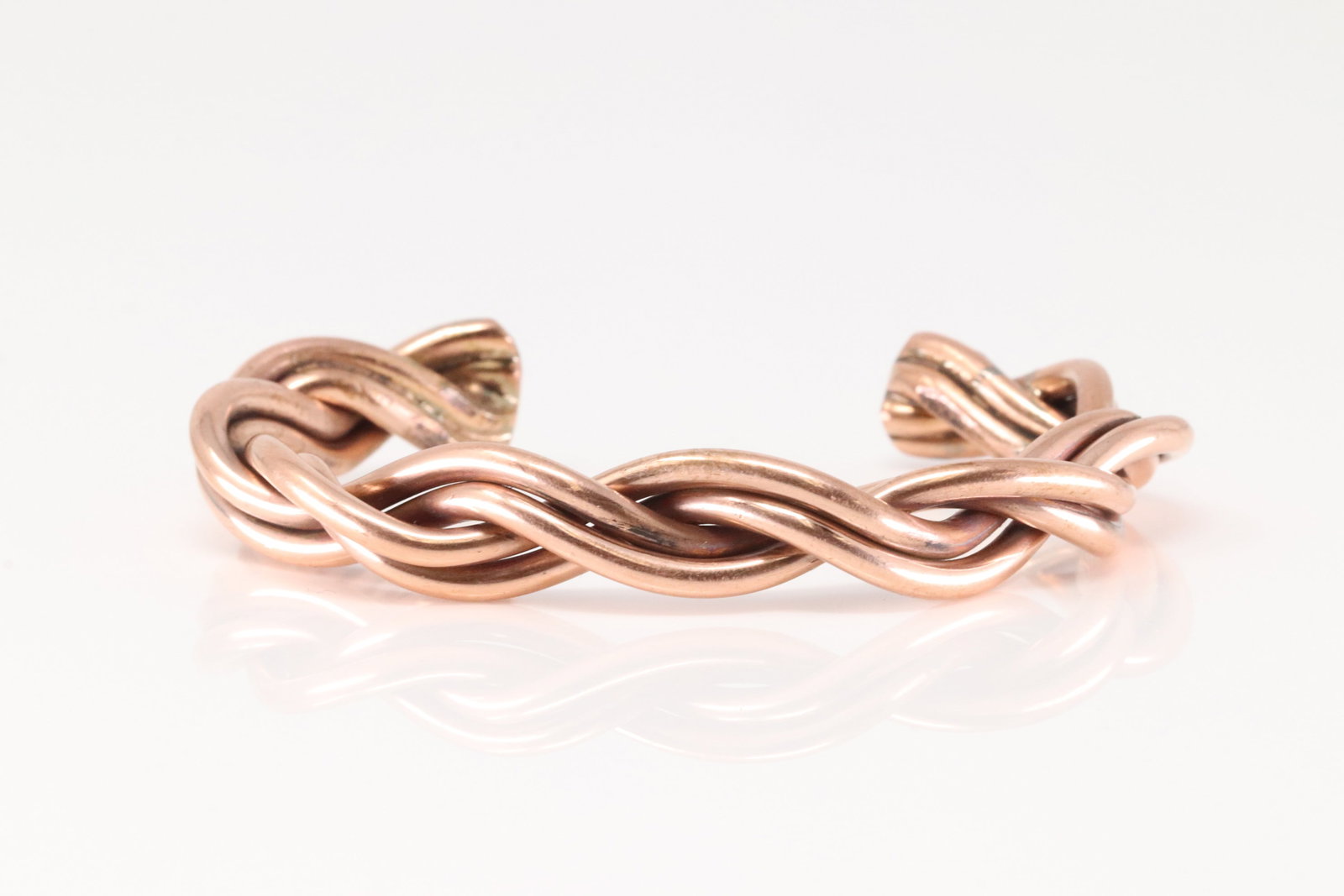 Native America Navajo Copper Bracelet Cuff By Elaine Tahe.: This is a Native America Navajo Copper Bracelet Cuff By Elaine Tahe.