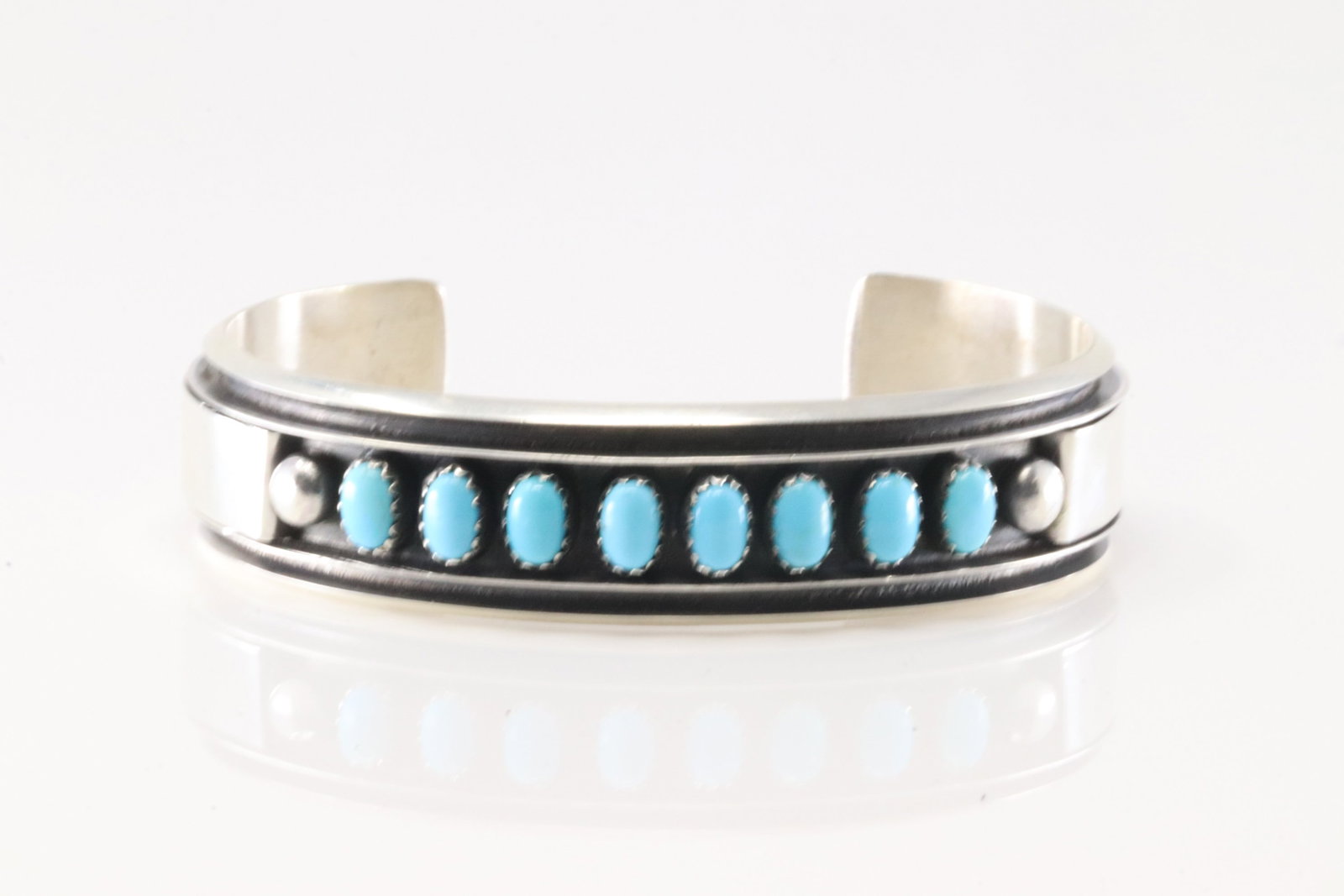 Native America Navajo Sterling Silver Kingman Turquoise Bracelet Cuff By Calvin James.: This is a Native America Navajo Sterling Silver Kingman Turquoise Bracelet Cuff By Calvin James.