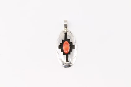 Native America Navajo Sterling Silver Spiny Oyster Pendant By Felix Perry.