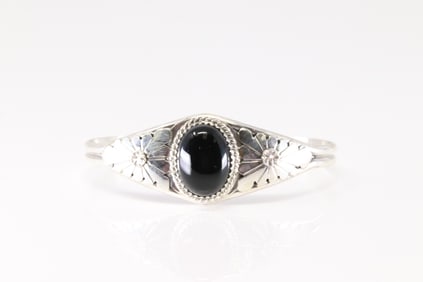 Native America Navajo Sterling Silver Black Onyx Bracelet Cuff By Y.