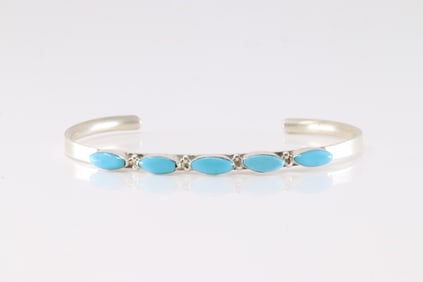Native America Navajo Sterling Silver Turquoise Bracelet Cuff.