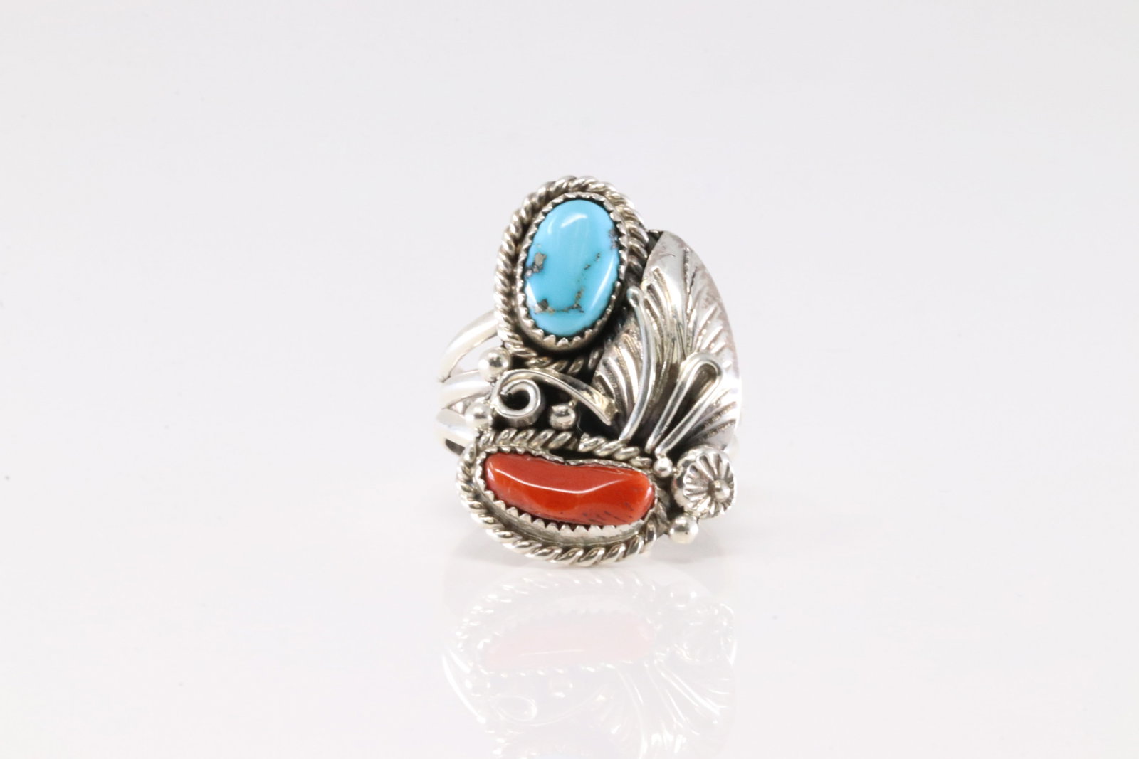 Native America Navajo Sterling Silver Coral & Turquoise Ring Leaf. (1 of 4)