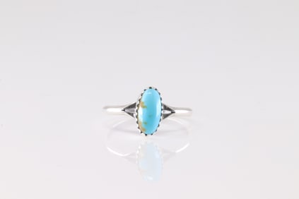 Native America Navajo Sterling Silver Turquoise Ring By Mathew Gordon.