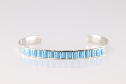 Native America Navajo Sterling Silver Turquoise Bracelet Cuff.