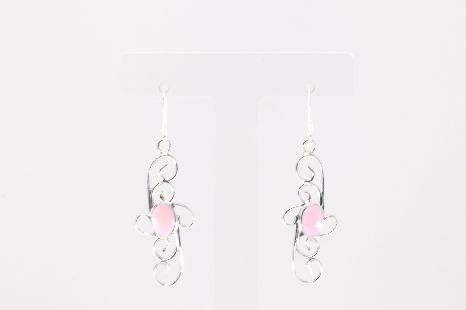 Native America Navajo Sterling Silver Pink Conch Shell Dangling Earring's By Sheena Jack.: This is a Native America Navajo Sterling Silver Pink Conch Shell Dangling Earring's By Sheena Jack.