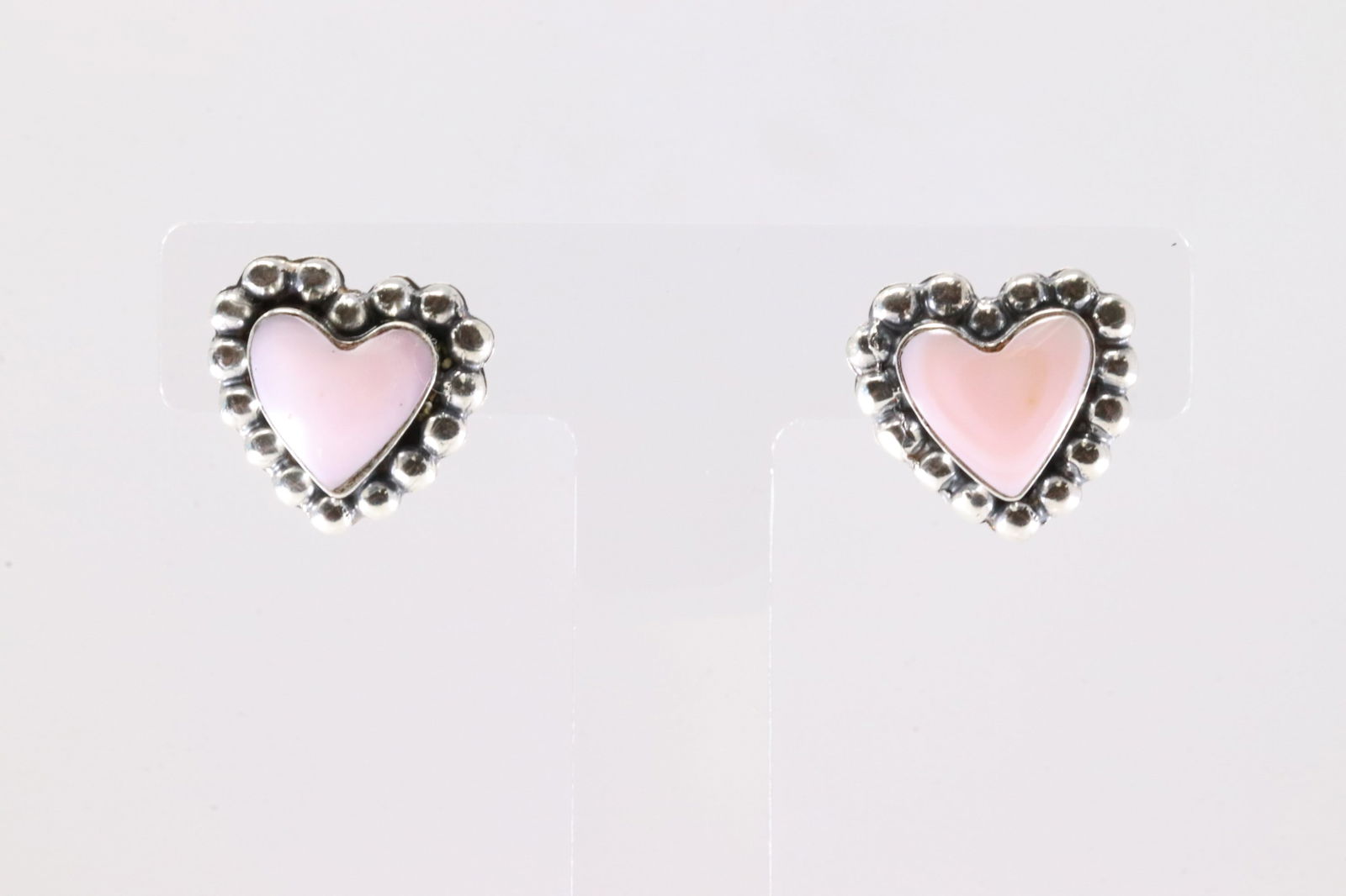 Native America Navajo Sterling Silver Pink Conch Shell Heart Post Earring's By Annette Martinez.: This is a Native America Navajo Sterling Silver Pink Conch Shell Heart Post Earring's By Annette Martinez.