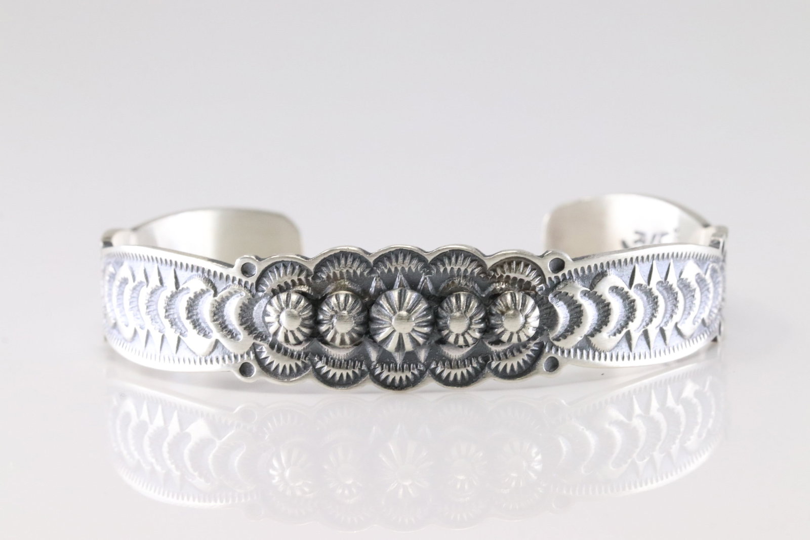 Native America Navajo Sterling Silver Solid Bracelet Cuff By Bennie Ramone.: This is a Native America Navajo Sterling Silver Solid Bracelet Cuff By Bennie Ramone.