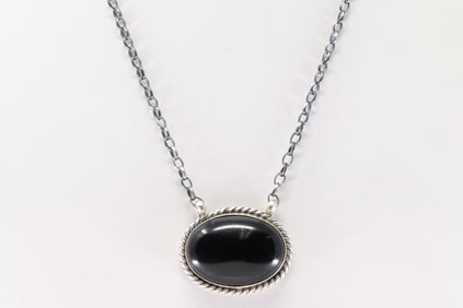 Native America Navajo Sterling Silver Black Onyx Necklace By Eugene Belone.