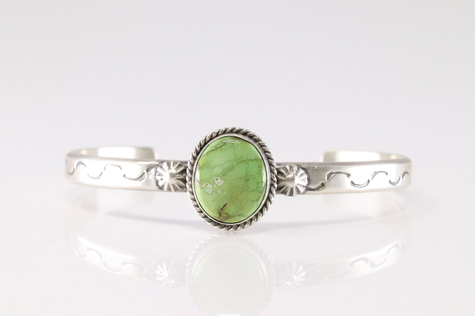 Native America Navajo Sterling Silver Palomino Turquoise Bracelet Cuff.: This is a Native America Navajo Sterling Silver Palomino Turquoise Bracelet Cuff.