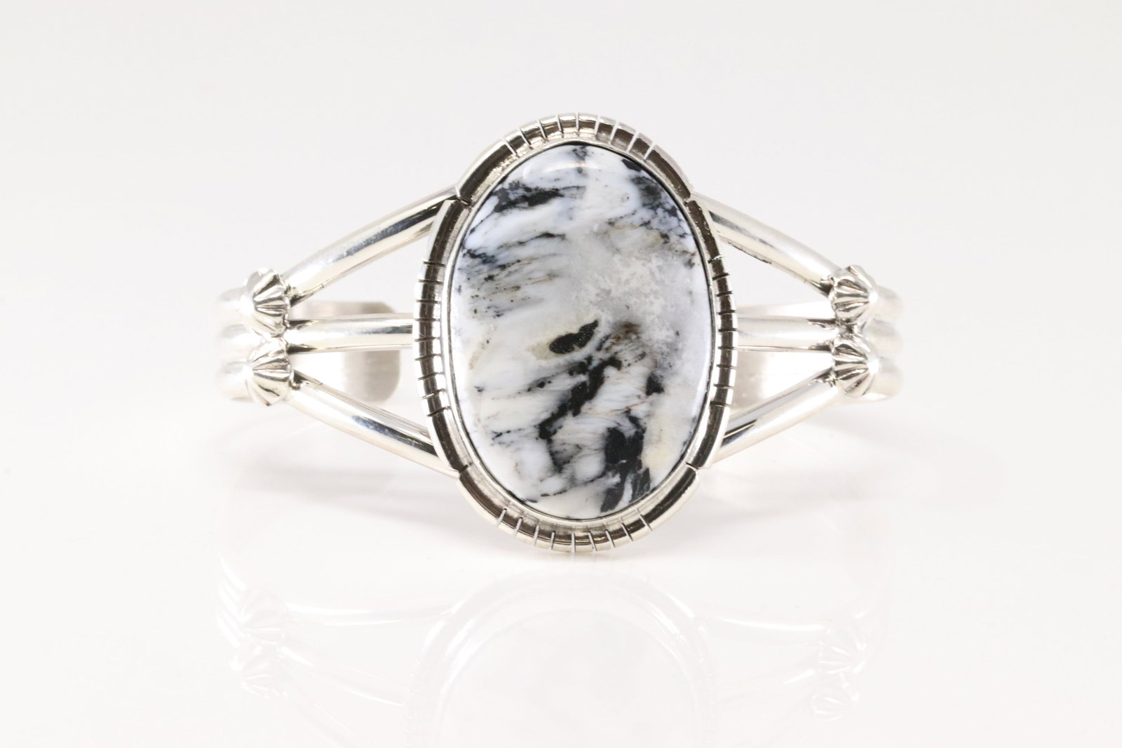 Native America Navajo Sterling Silver White Buffalo Bracelet Cuff By Samson Edsitty.: This is a Native America Navajo Sterling Silver White Buffalo Bracelet Cuff By Samson Edsitty.