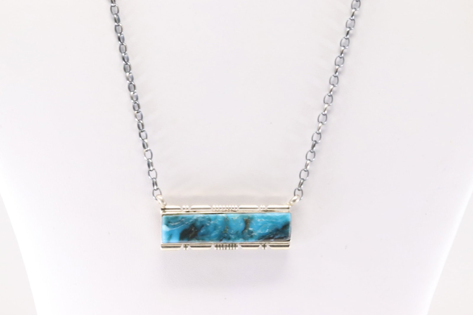 Native America Navajo Sterling Silver Kingman Turquoise Necklace By Steve Francisco.: This is a Native America Navajo Sterling Silver Kingman Turquoise Necklace By Steve Francisco. Necklace length: 18.00"