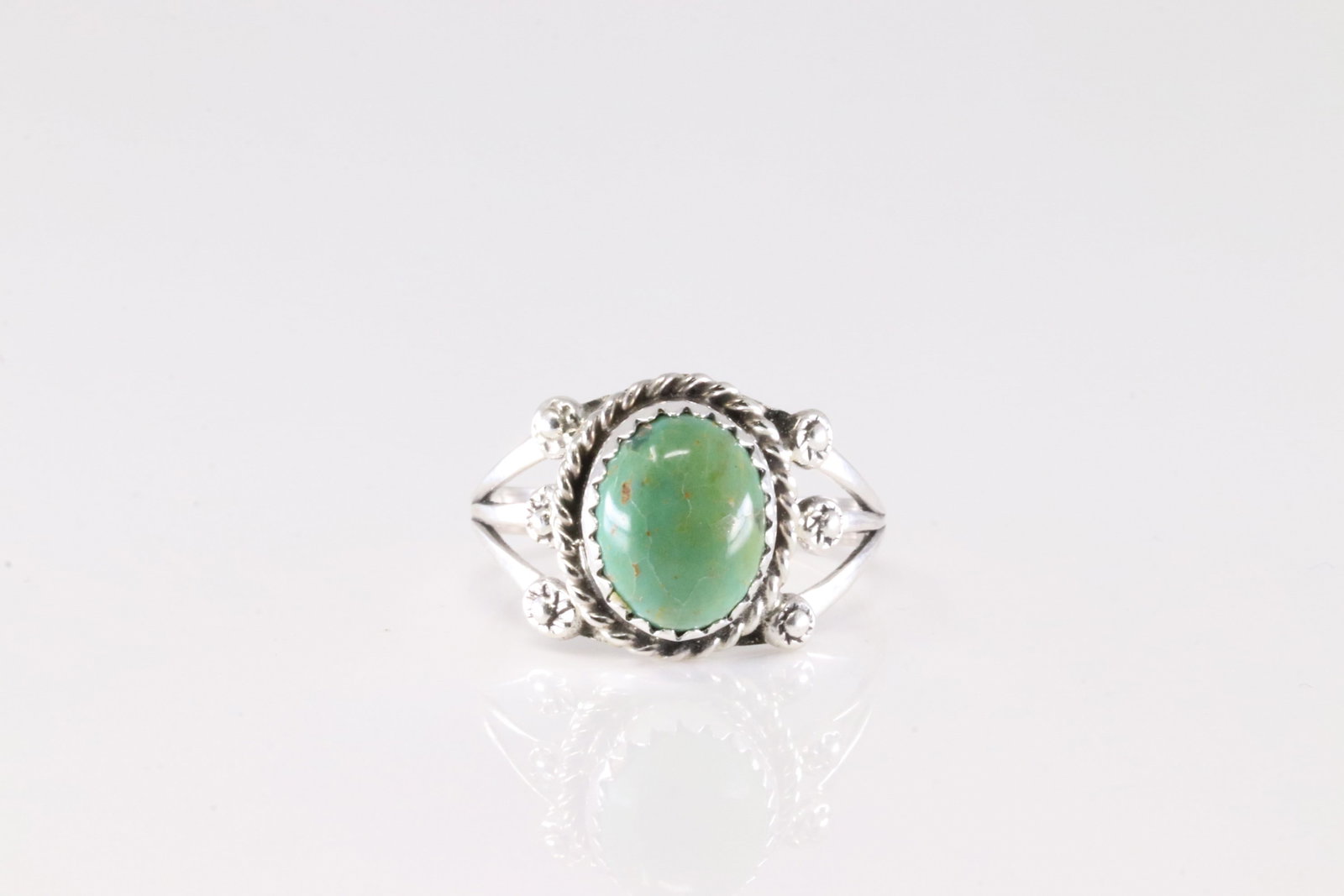 Native America Navajo Sterling Silver Turquoise Ring By Michael Dakai.: This is a Native America Navajo Sterling Silver Turquoise Ring By Michael Dakai. Ring size: 7.50.