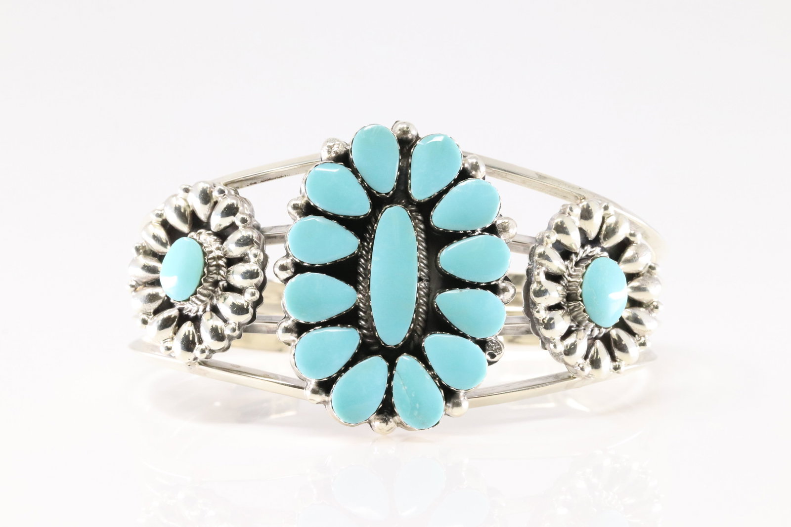 Native America Navajo Sterling Silver Kingman Turquoise Bracelet Cuff By Jimmy Garcia.: This a Native America Navajo Sterling Silver Kingman Turquoise Bracelet Cuff By Jimmy Garcia.