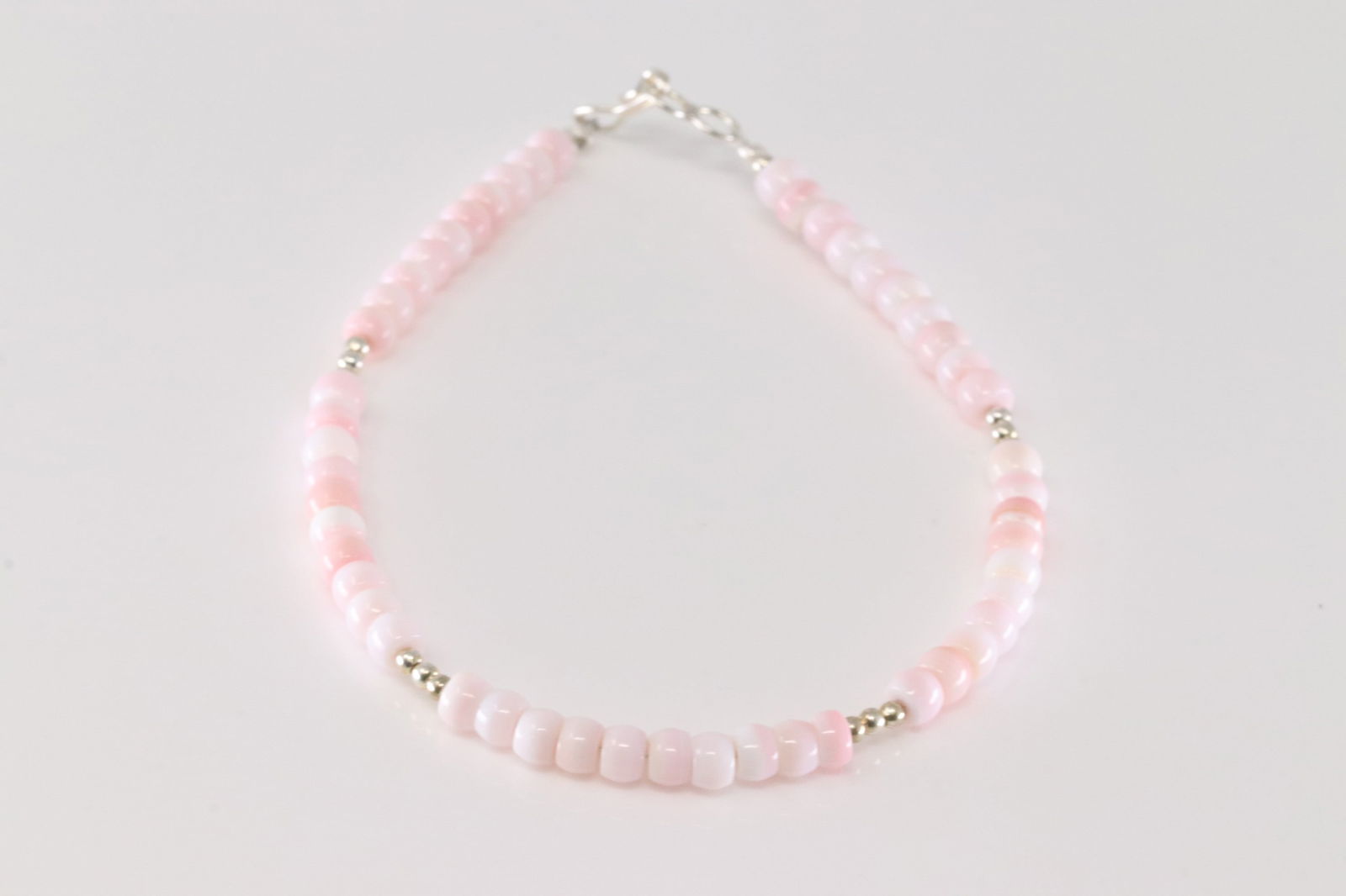 Native America Navajo Sterling Silver Pink Conch Shell Bracelet Link.: This is a Native America Navajo Sterling Silver Pink Conch Shell Bracelet Link.