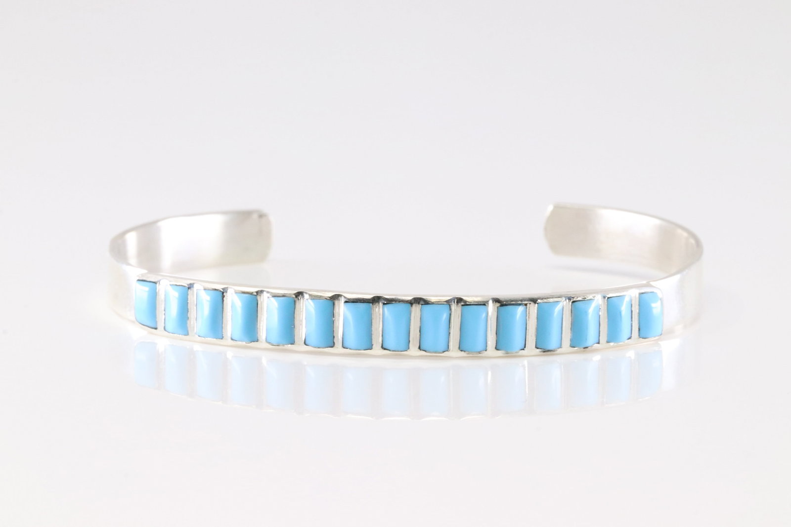 Native America Navajo Sterling Silver Turquoise Inlay Bracelet Cuff.: This is a Native America Navajo Sterling Silver Turquoise Inlay Bracelet Cuff.