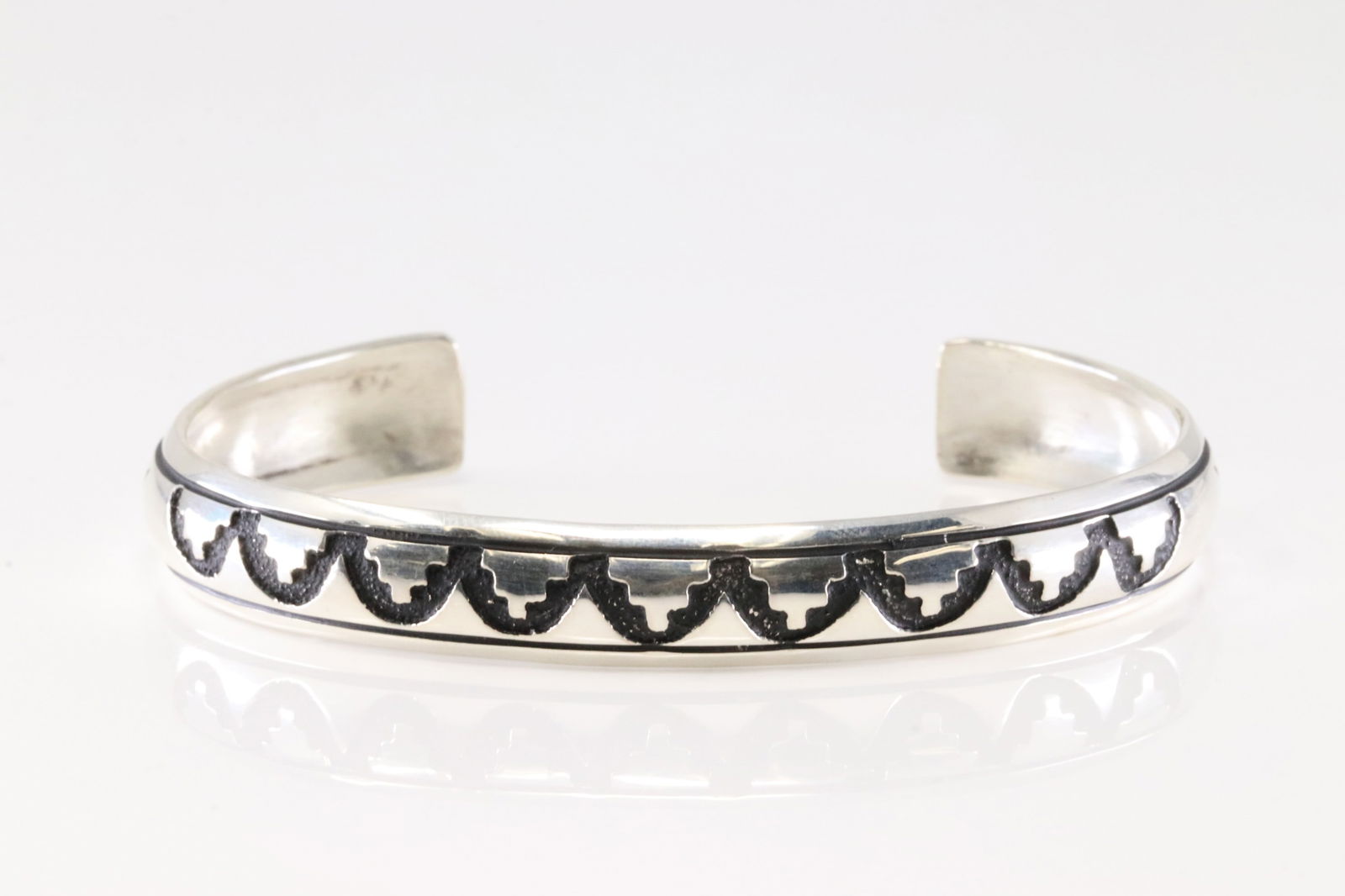 Native America Navajo Sterling Silver Stamped Design Bracelet Cuff By T&R Singer. (1 of 4)