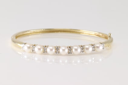 Pearl & Diamond Bangle Bracelet 14Kt.