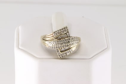 Elegant Diamond Ring 10Kt.