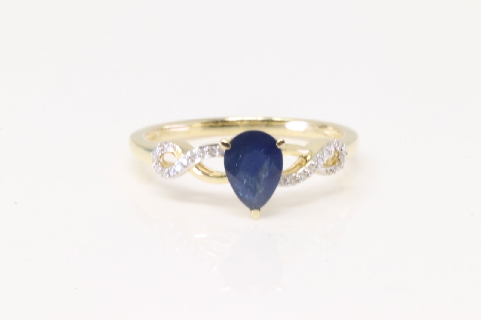 Sapphire & Diamond Ring 10Kt. (1 of 4)