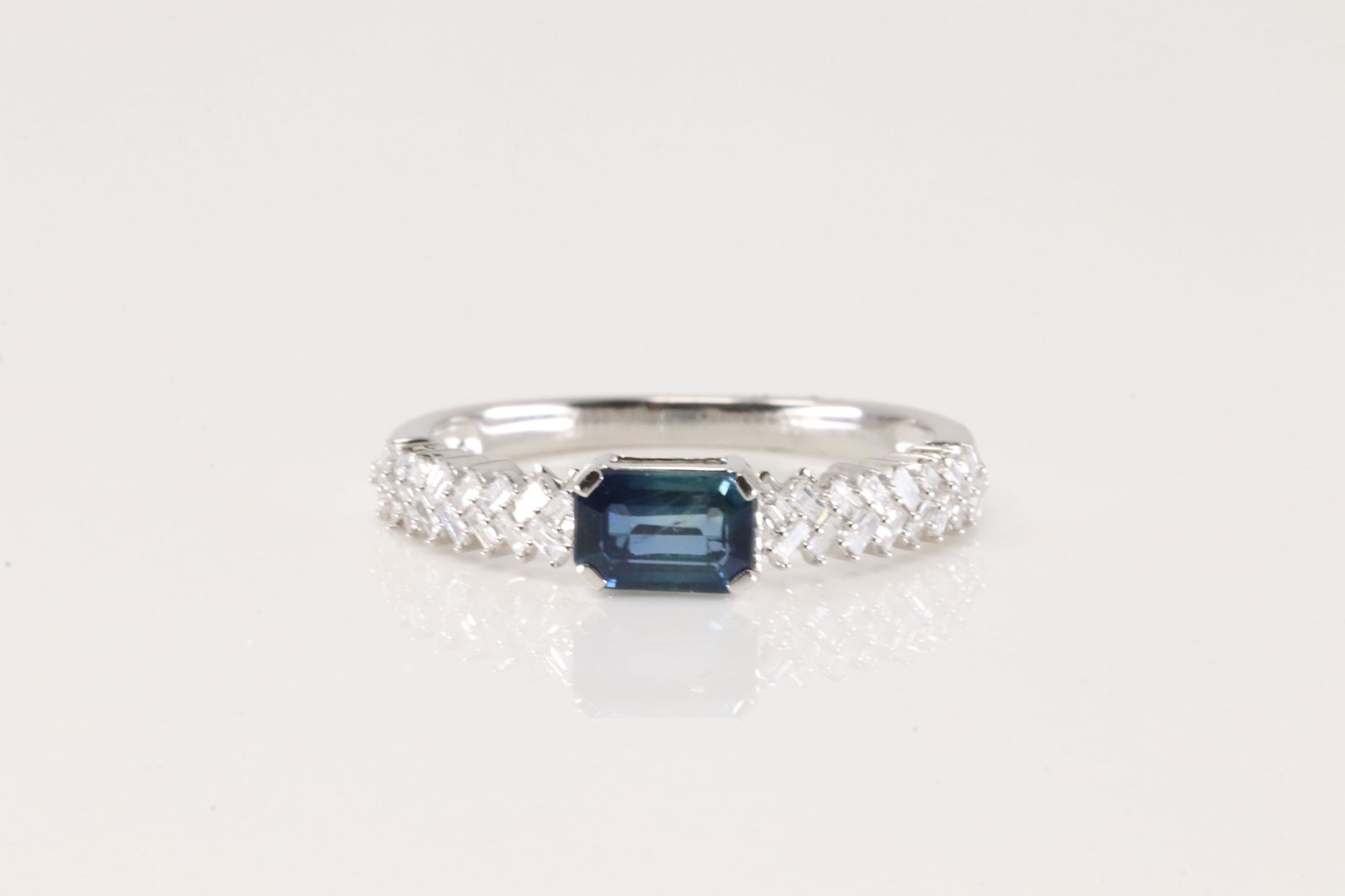 Sapphire & Diamond Ring 14Kt. (1 of 3)