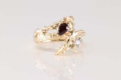 Garnet & Diamond Ring 14Kt.