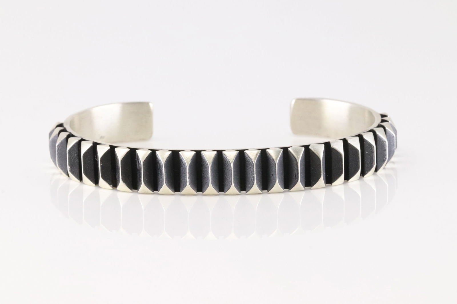 Native America Navajo Sterling Silver Solid Bracelet Cuff By Lander Tahe. (1 of 4)