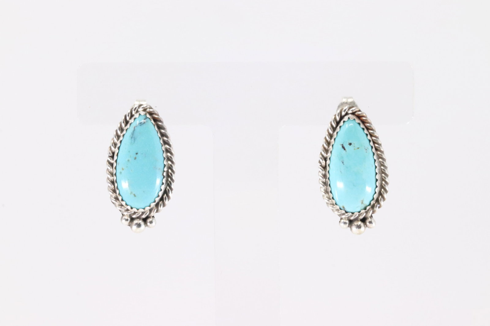 Native American Navajo Sterling Silver Kingman Turquoise Post Earring's By Theresa Smith.: This is a Native American Navajo Sterling Silver Kingman Turquoise Post Earring's By Theresa Smith.