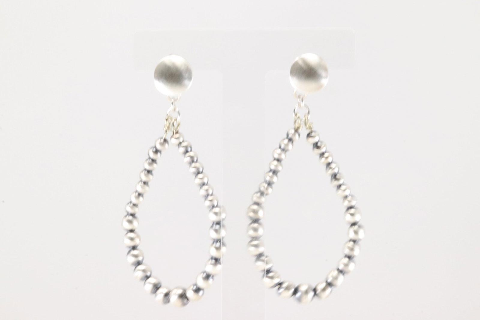 Native America Navajo Sterling Silver Pearl Beaded Post / Dangling Earring's By Dorinda Mariano.: This is a Native America Navajo Sterling Silver Pearl Beaded Post / Dangling Earring's By Dorinda Mariano.