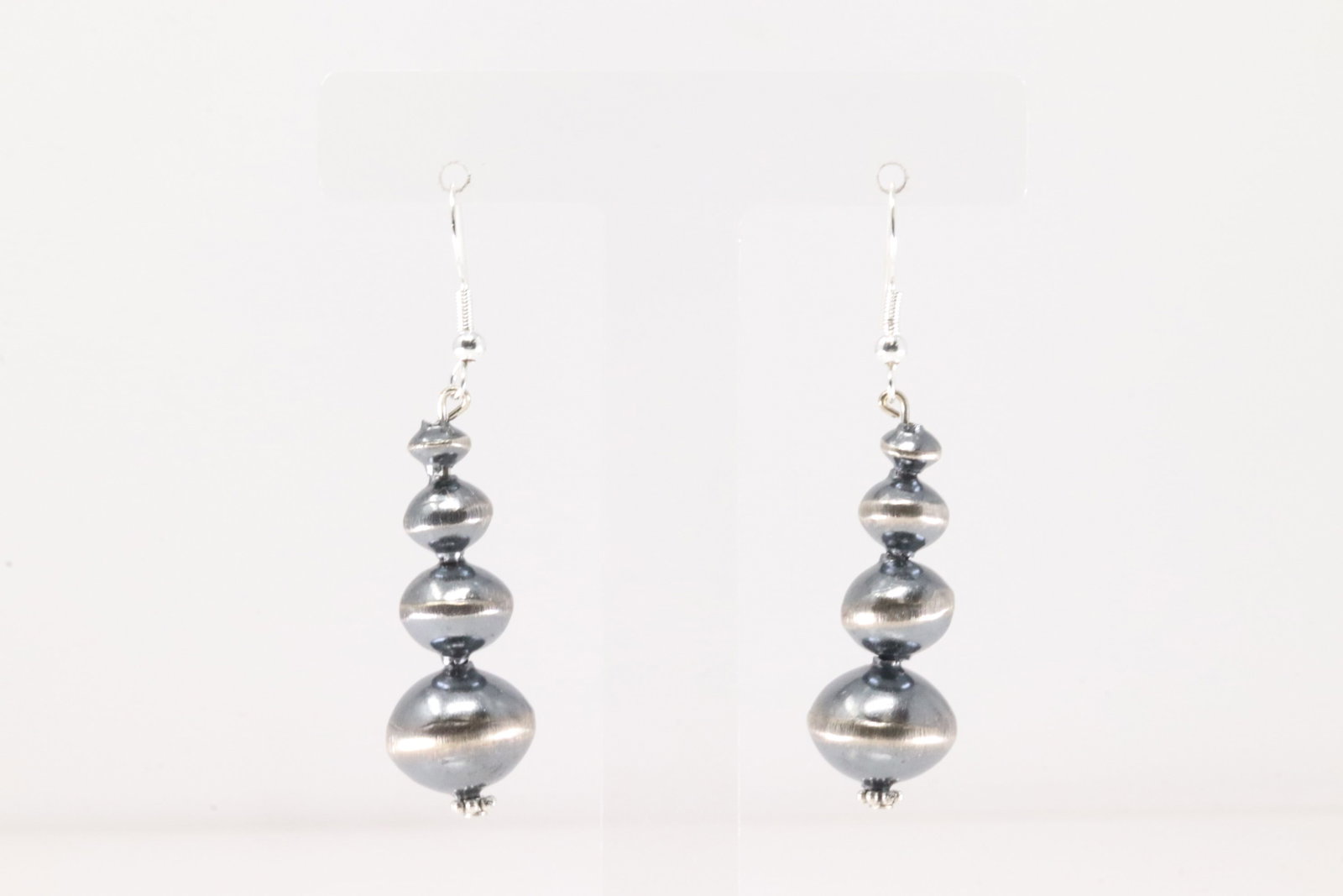 Native America Navajo Sterling Silver Pearl Beaded Dangling Earring's By Treva Jim.: This is a Native America Navajo Sterling Silver Pearl Beaded Dangling Earring's By Treva Jim.