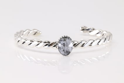 Native America Navajo Sterling Silver White Buffalo Bracelet Cuff By Ryntanna Yazzie.