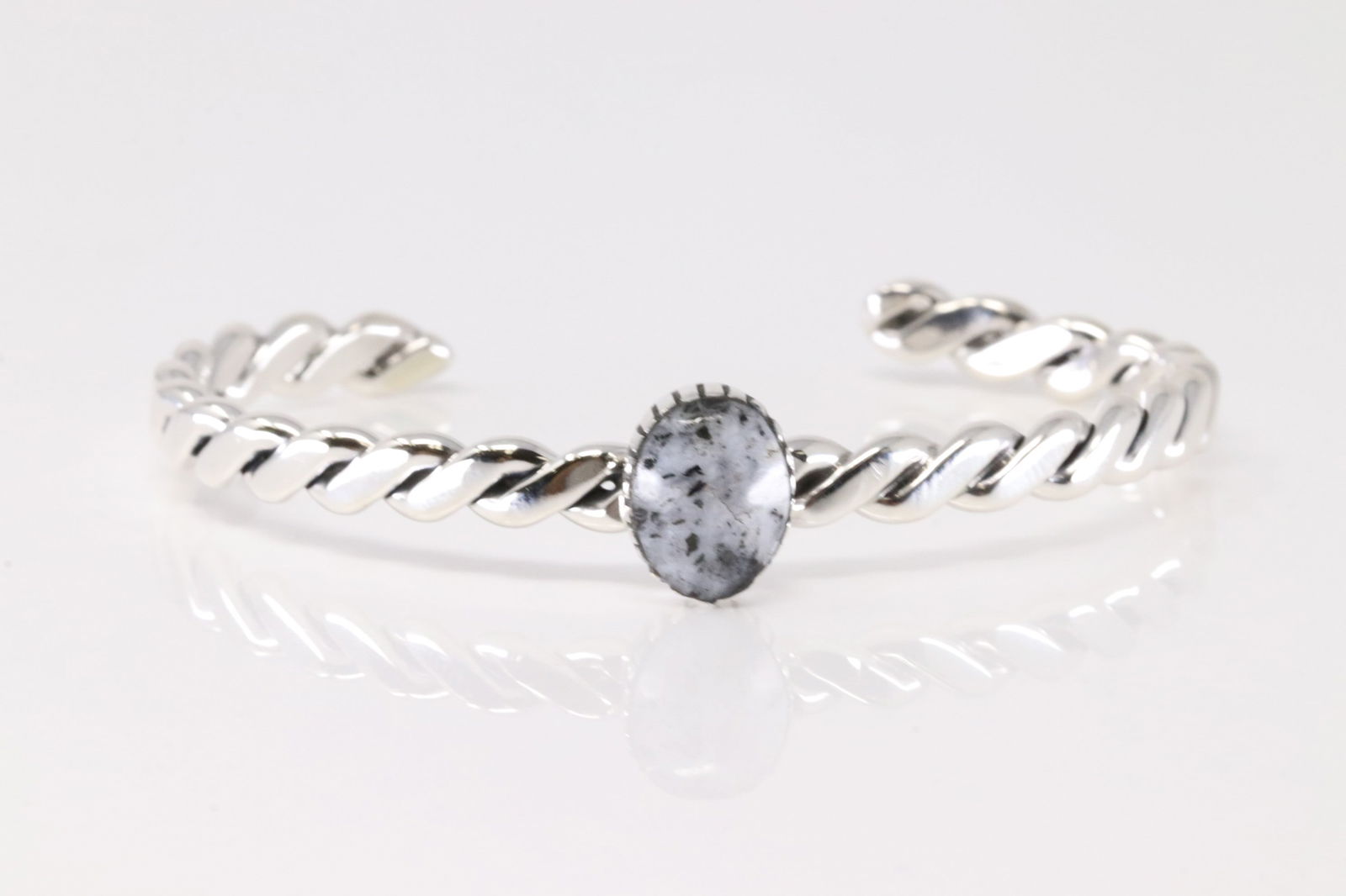 Native America Navajo Sterling Silver White Buffalo Bracelet Cuff By Ryntanna Yazzie.: This is a Native America Navajo Sterling Silver White Buffalo Bracelet Cuff By Ryntanna Yazzie.