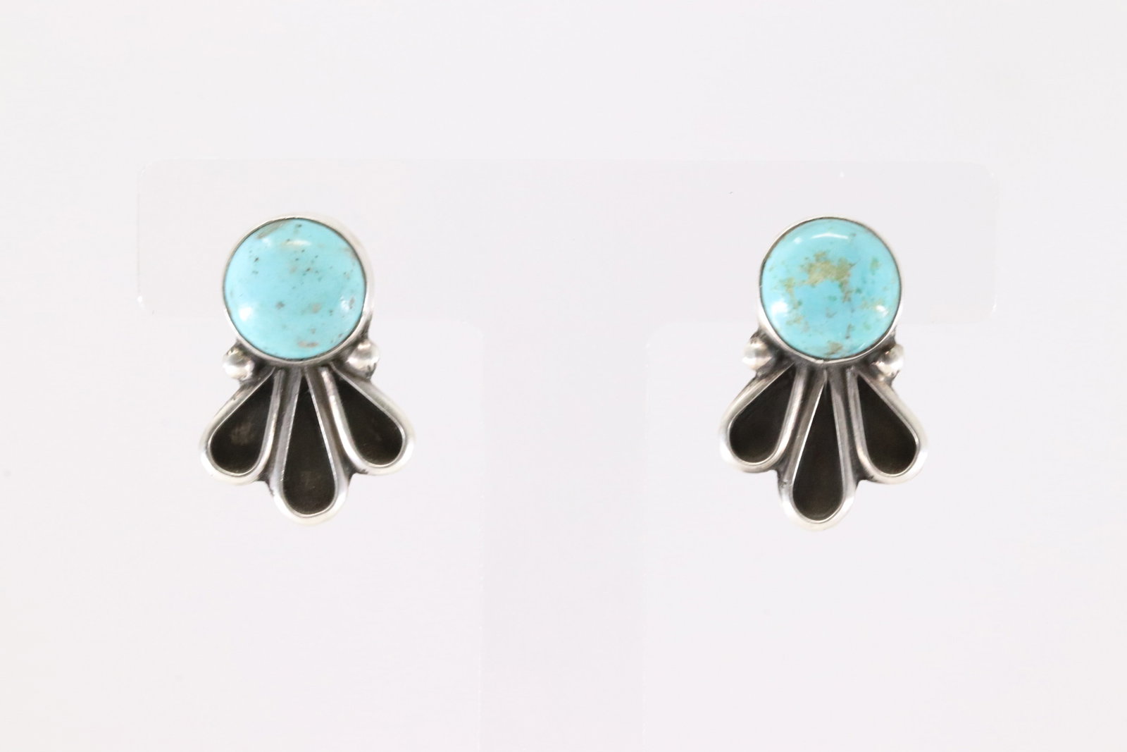 Native America Navajo Sterling Silver Kingman Turquoise Post Earring's By Gerildine James.: This is a Native America Navajo Sterling Silver Kingman Turquoise Post Earring's By Gerildine James.