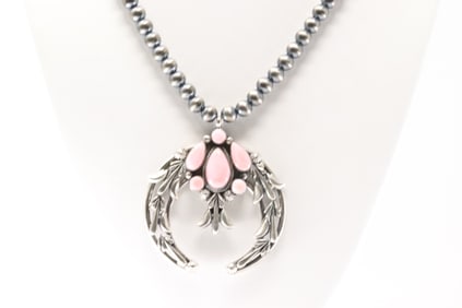 Native America Navajo Sterling Silver Pink Conch Necklace By Bobby Platero.