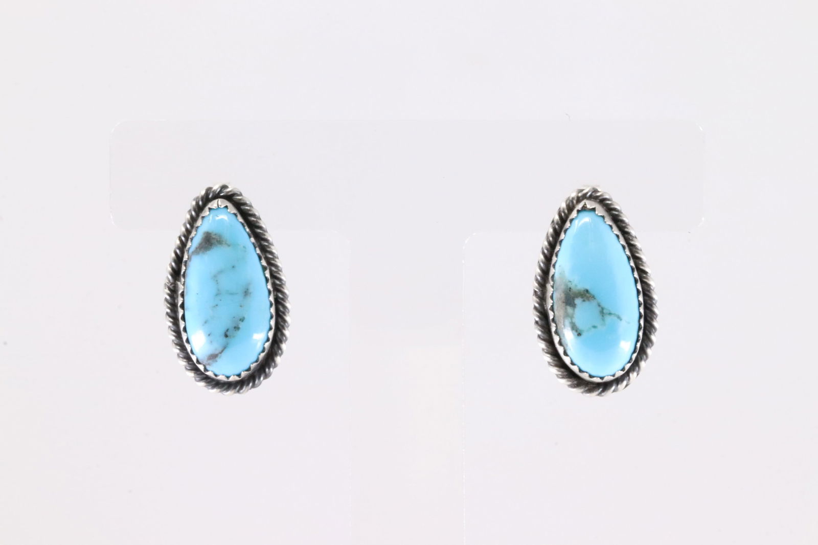 Native America Navajo Sterling Silver Kingman Turquoise Post Earring's By Freda Martinez.: This is a Native America Navajo Sterling Silver Kingman Turquoise Post Earring's By Freda Martinez.