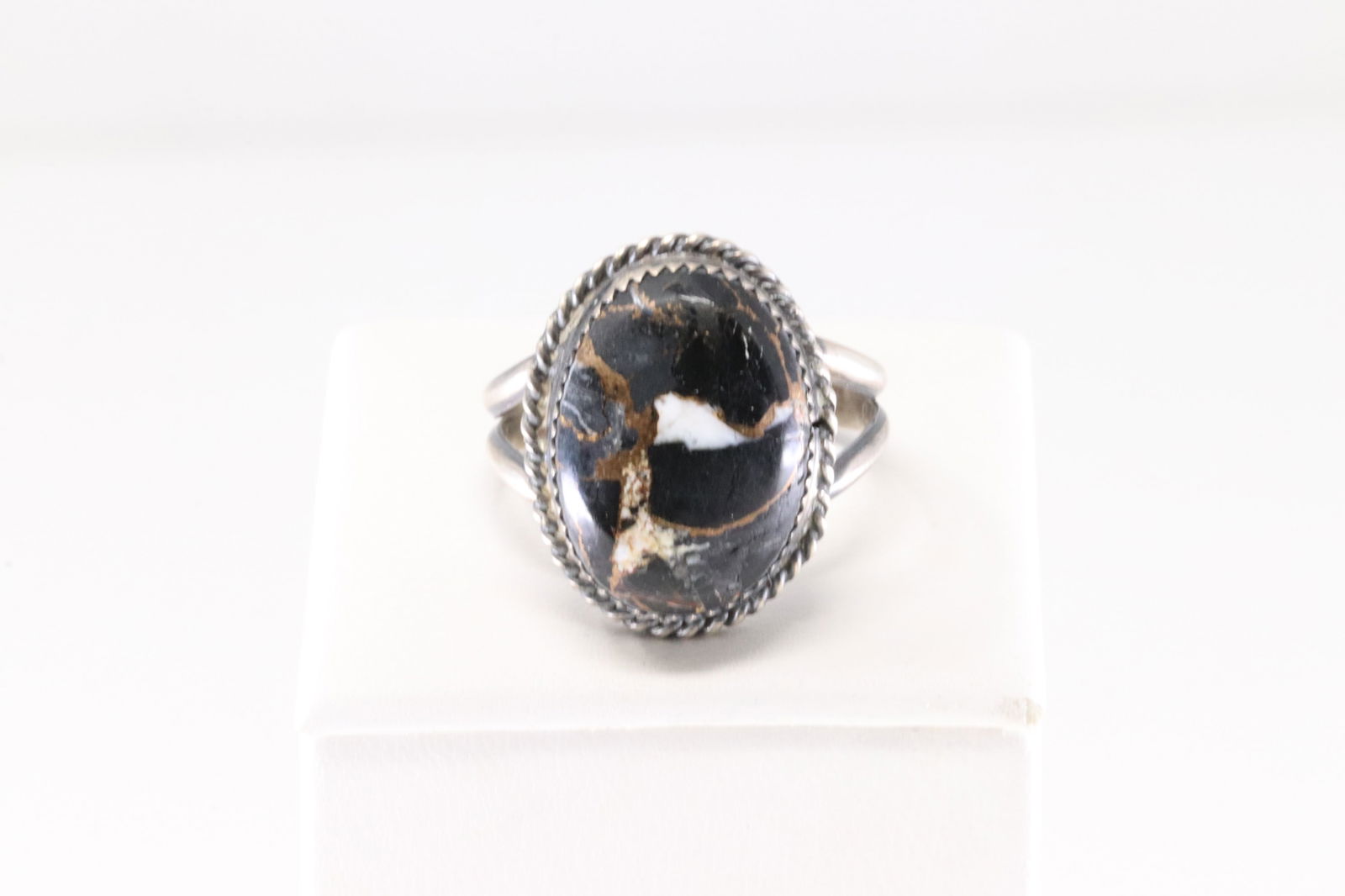 Native America Navajo Sterling Silver Compressed Stone Black Ring. (1 of 4)