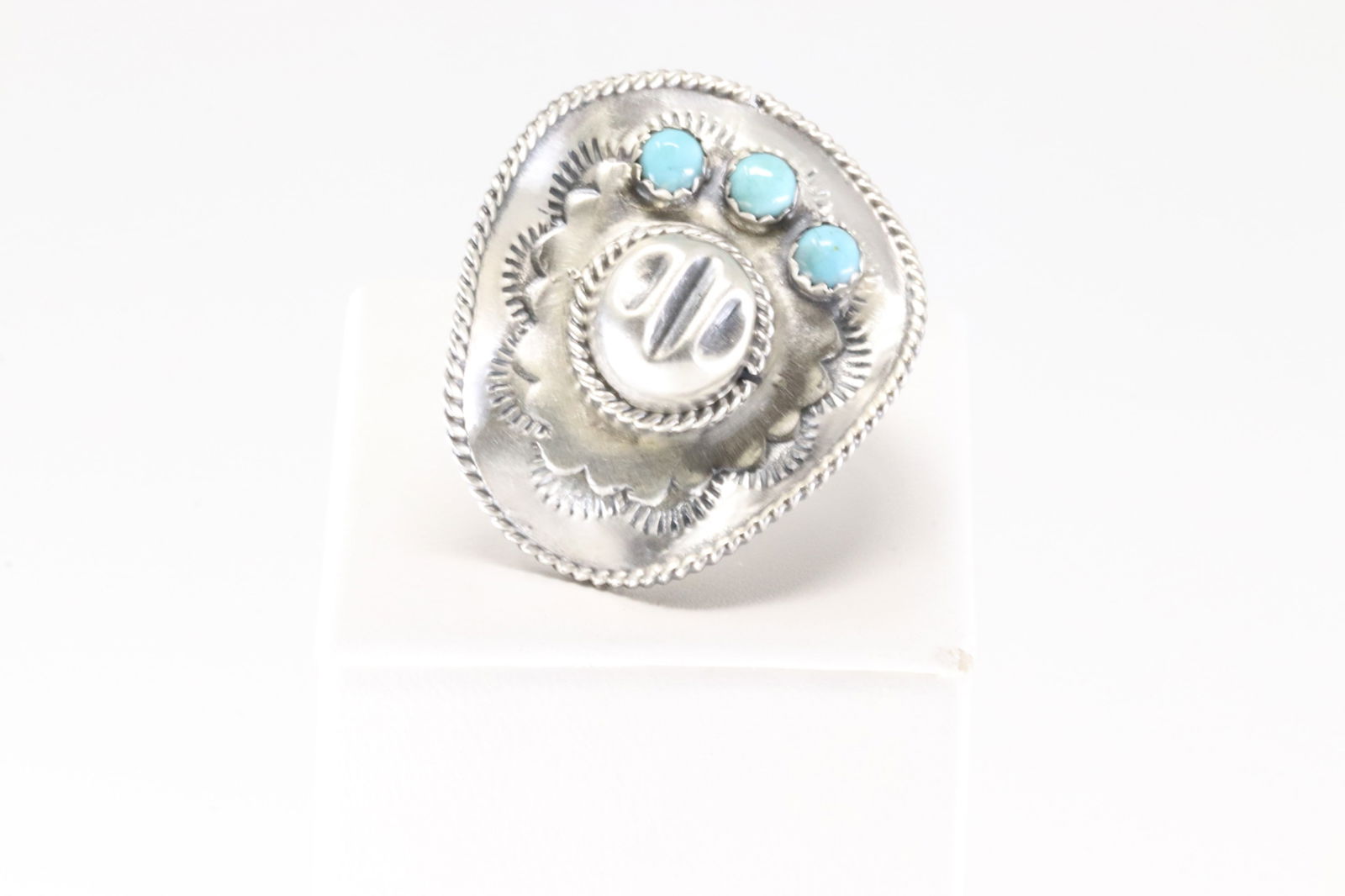 Native America Navajo Sterling Silver Turquoise Hat Ring By Bobbyh Platero.: This is a Native America Navajo Sterling Silver Turquoise Hat Ring By Bobbyh Platero. Ring Size: 6.00.