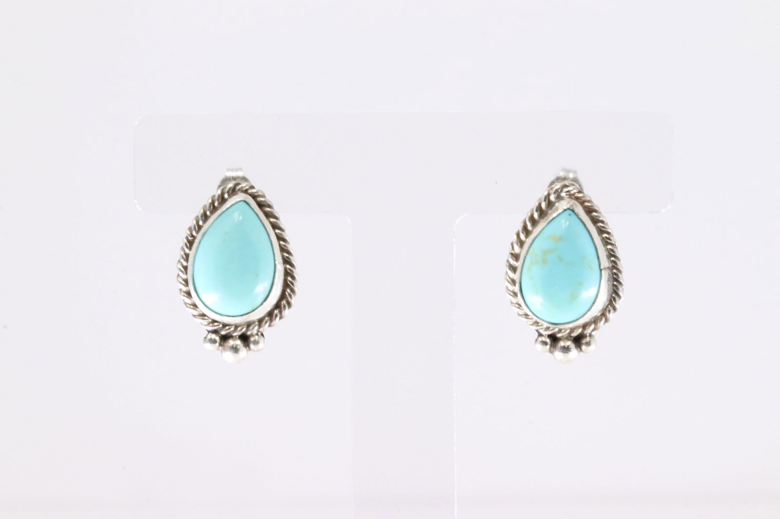 Native America Navajo Sterling Silver Kingman Turquoise Post Earring's By Tricia Leekity.: This is a Native America Navajo Sterling Silver Kingman Turquoise Post Earring's By Tricia Leekity.