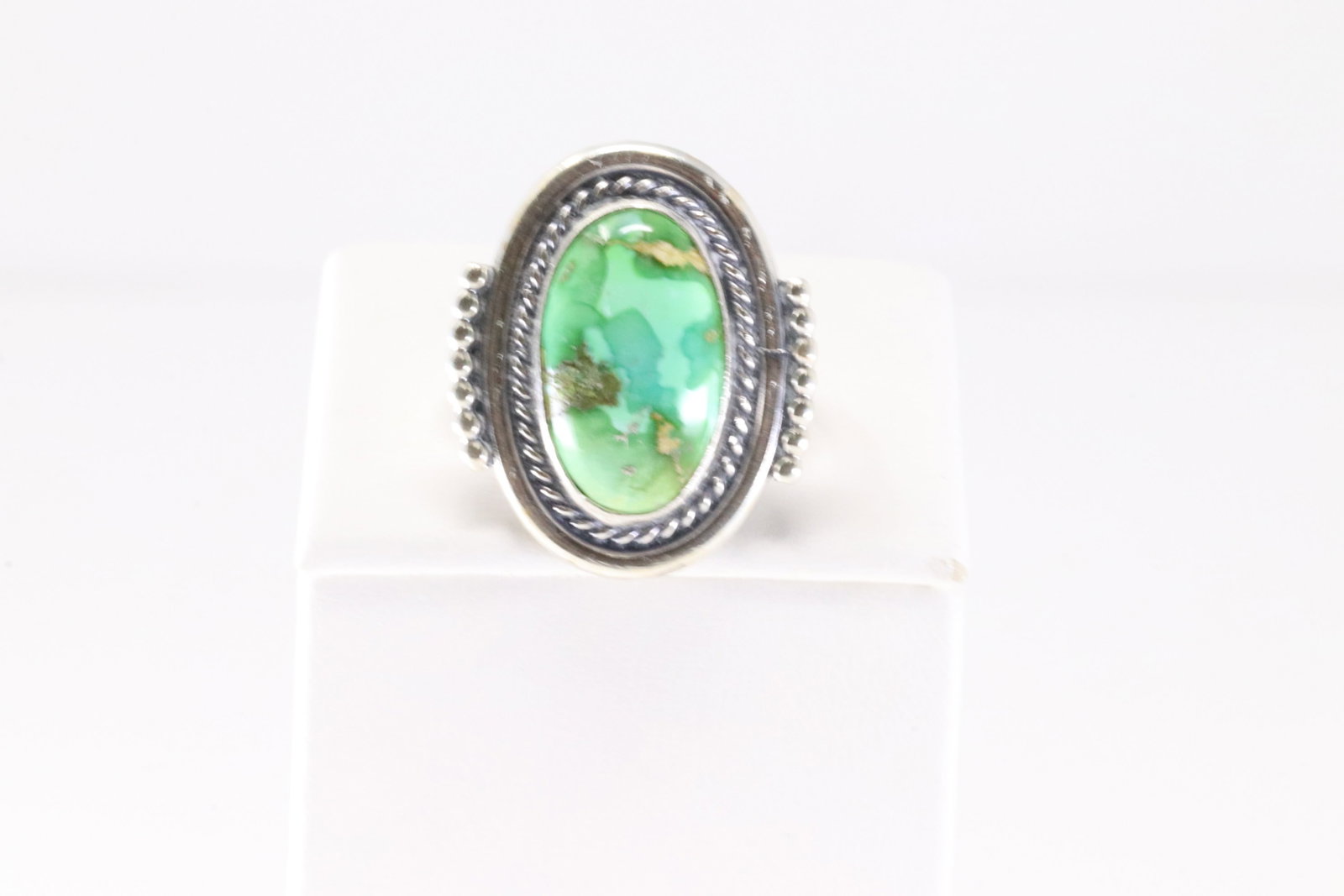 Native America Navajo Sterling Silver Sonora Gold Ring By Samuel Yellowhair.: This is a Native America Navajo Sterling Silver Sonora Gold Ring By Samuel Yellowhair. Ring Size: 8.45.