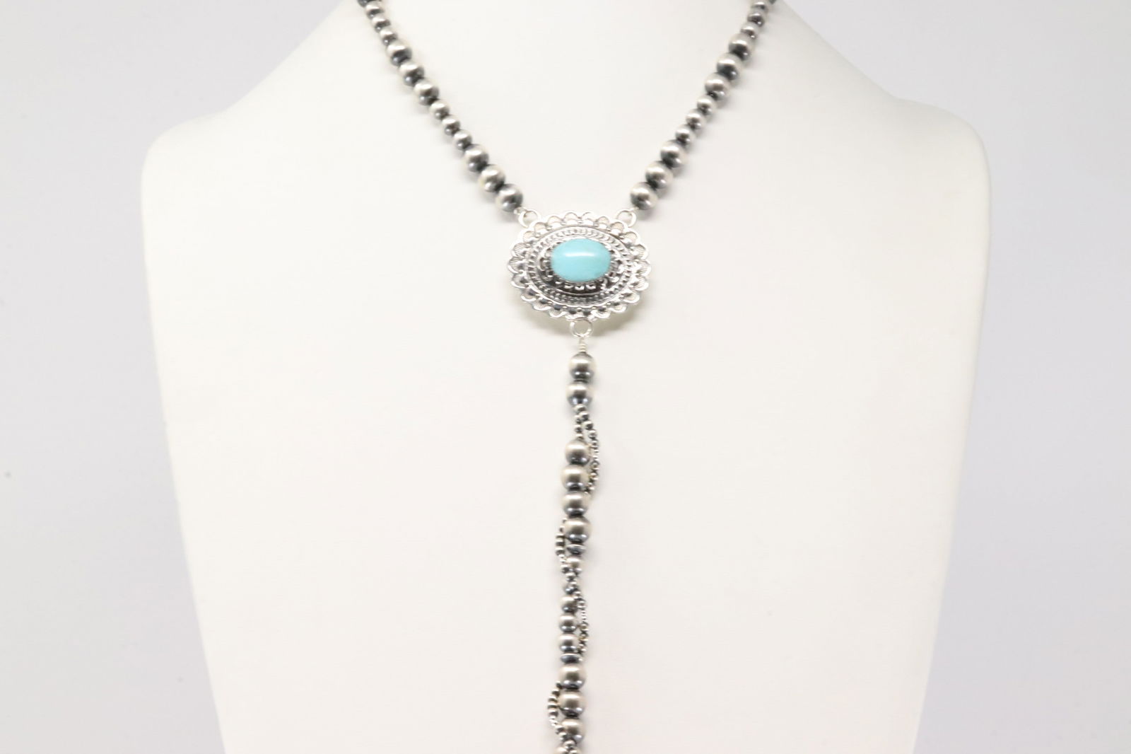 Native America Navajo Sterling Silver Kingman Turquoise / Pearl Beaded Necklace By Lucinda Sardo.: This is a Native America Navajo Sterling Silver Kingman Turquoise / Pearl Beaded Necklace By Lucinda Sardo. Necklace length: 20.00"