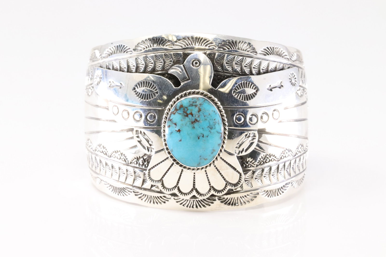 Native America Navajo Sterling Silver Kingman Turquoise Thunderbird Bracelet Cuff By Evelyn Bahe.: This is a Native America Navajo Sterling Silver Kingman Turquoise Thunderbird Bracelet Cuff By Evelyn Bahe. Total weight: 72.20 Grams.