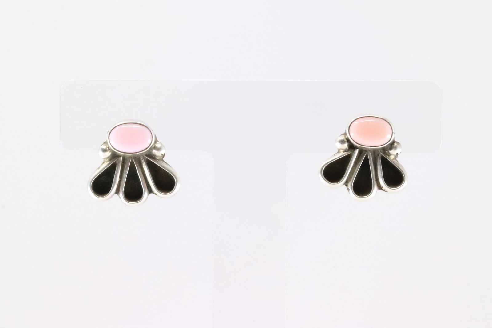 Native America Navajo Sterling Silver Pink Conch Post Earring's By Gerildine James.: This is a Native America Navajo Sterling Silver Pink Conch Post Earring's By Gerildine James.