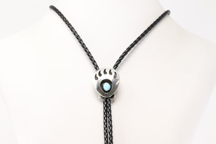 Native America Navajo Sterling Silver Bear Paw Turquoise Bolo Necklace.