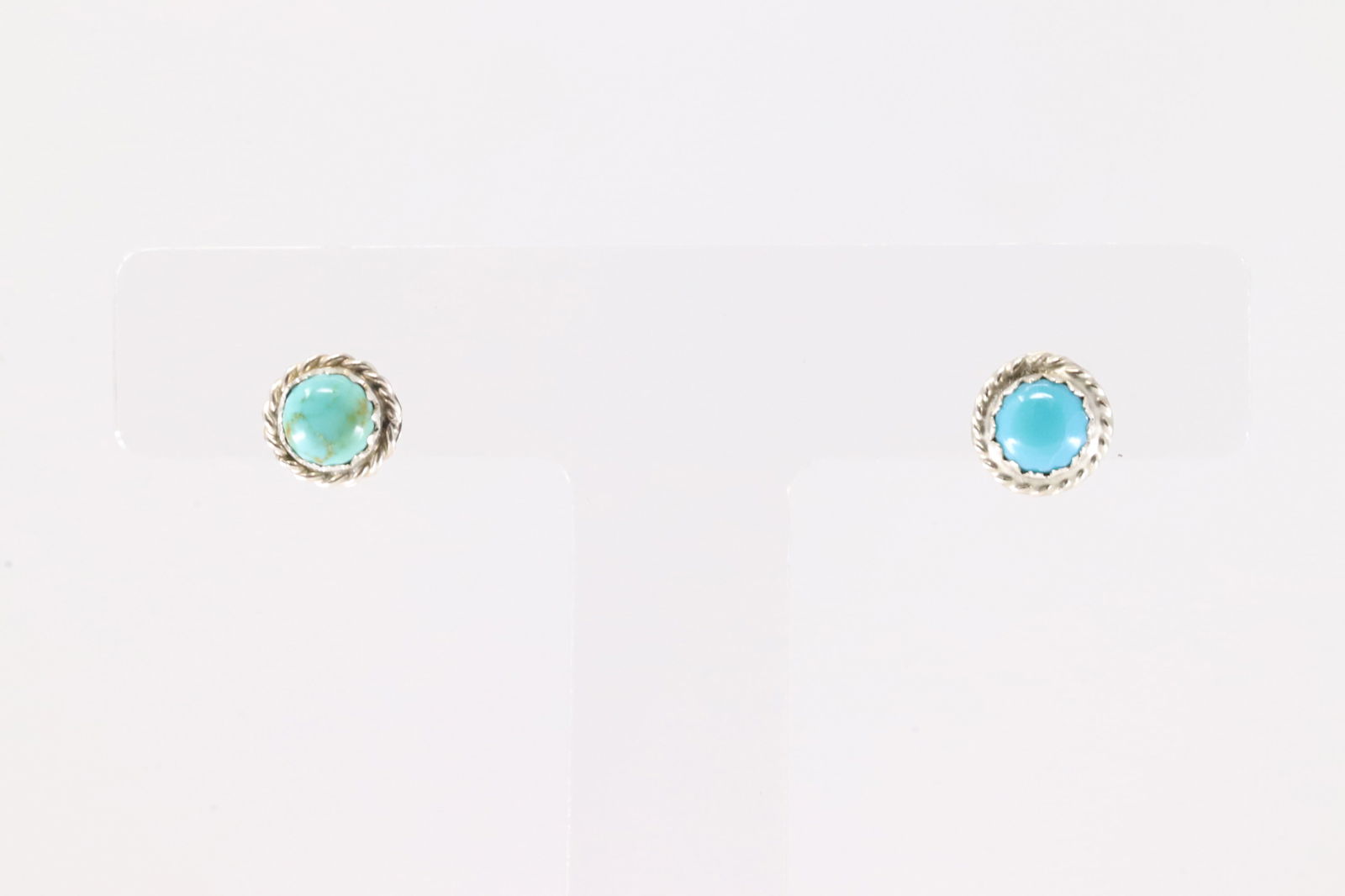 Native America Navajo Sterling Silver Turquoise Post Earring's.: This is a Native America Navajo Sterling Silver Turquoise Post Earring's.