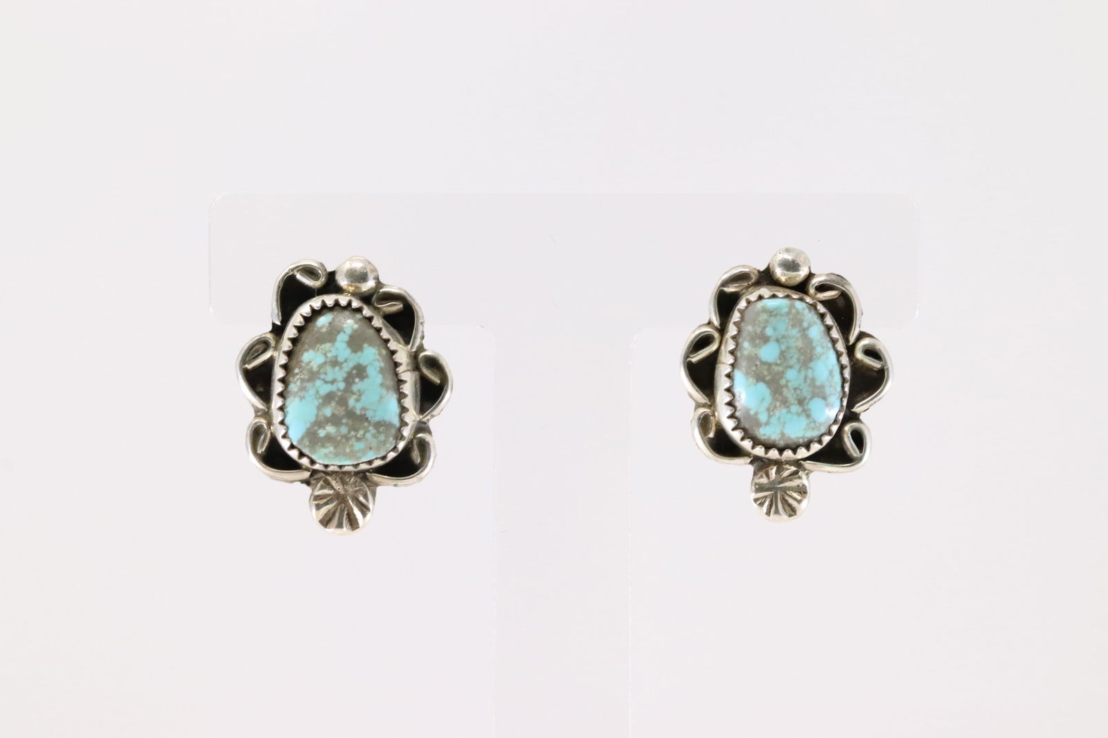 Native America Navajo Sterling Silver Kingman Turquoise Post Earring's By V.H.: This is a Native America Navajo Sterling Silver Kingman Turquoise Post Earring's By V.H.
