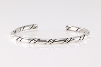 Native America Navajo Sterling Silver Solid Bracelet Cuff By Elaine Tahe.
