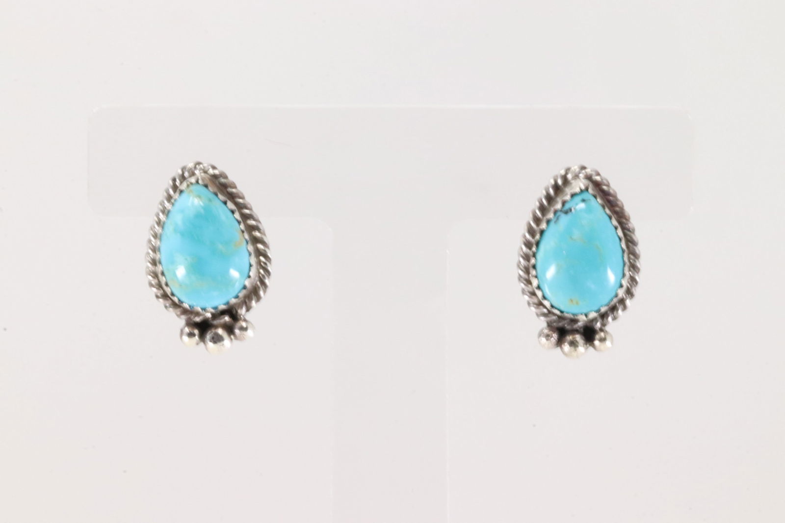 Native America Navajo Sterling Silver Kingman Turquoise Post Earring's By Trish Largo.: This is a Native America Navajo Sterling Silver Kingman Turquoise Post Earring's By Trish Largo.